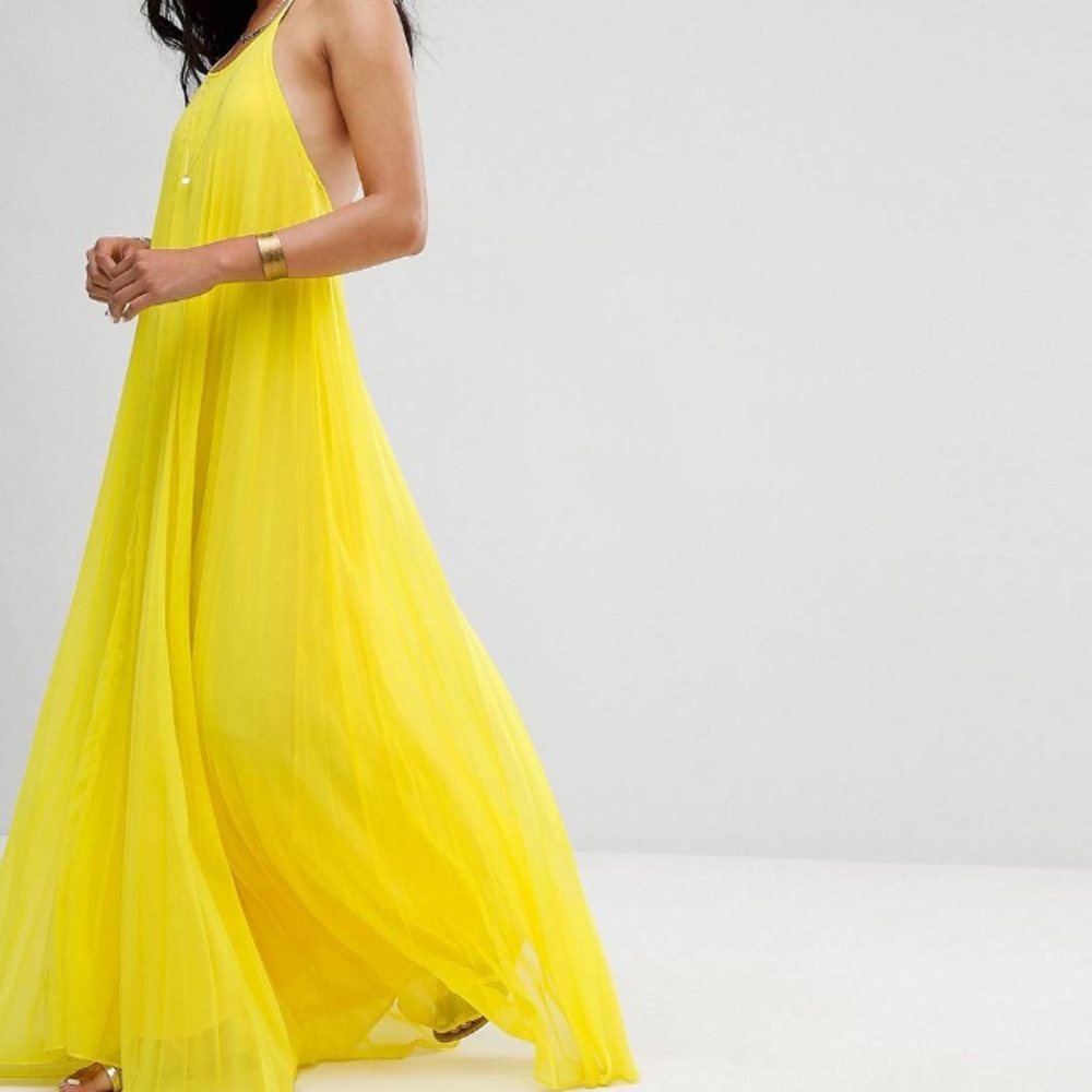 Missguided Pleated Yellow Halter Maxi Dress